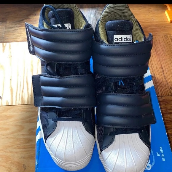 Adidas - Picture 2 of 6